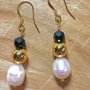 Pearl 24K, Black Onyx. 24k Gold washed Ball Hand wired by me. Classic